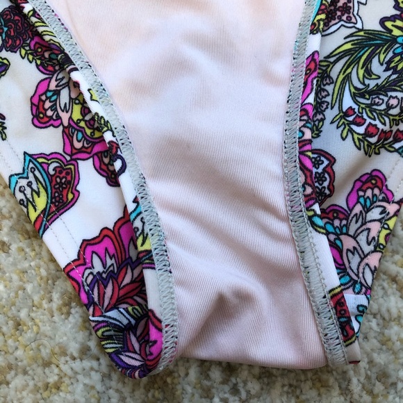 Victoria’s Secret V Front Tie Bikini Bottoms Neon Paisley XS - Picture 5 of 6